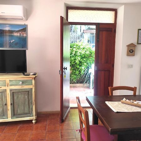 Casa Goletta Soggiorno Per 4 A 2 Minuti Dalla Spiaggia Iunq0334 Cala Gonone Luaran gambar